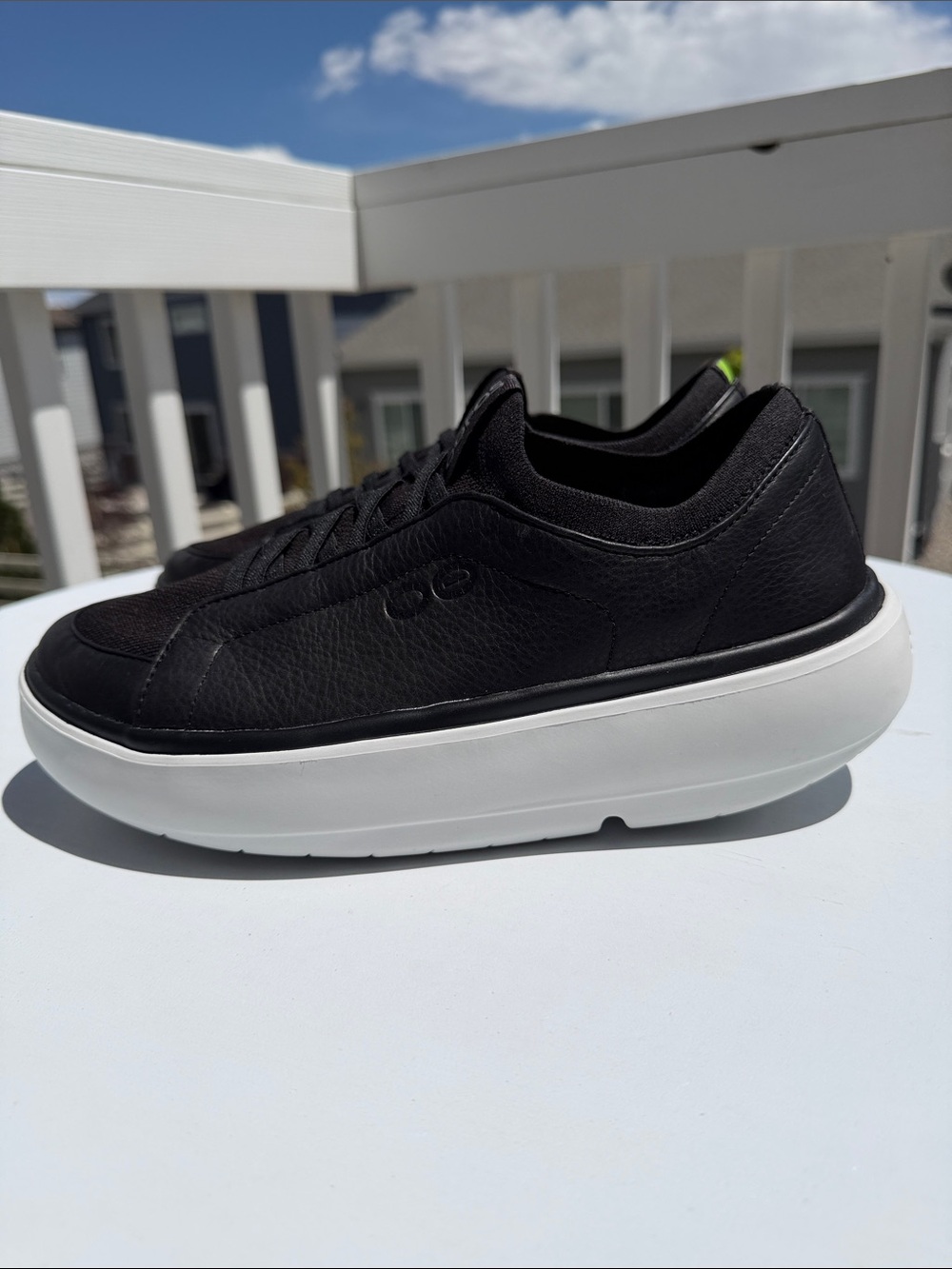 OOFOS Club+ Leather Slip-On Sneakers In Black/White-Sz 10 - Picture 5 of 14